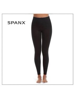 SPANX Look at Me Now® Seamless Core Control Leggings in Very Black- Size:Medium